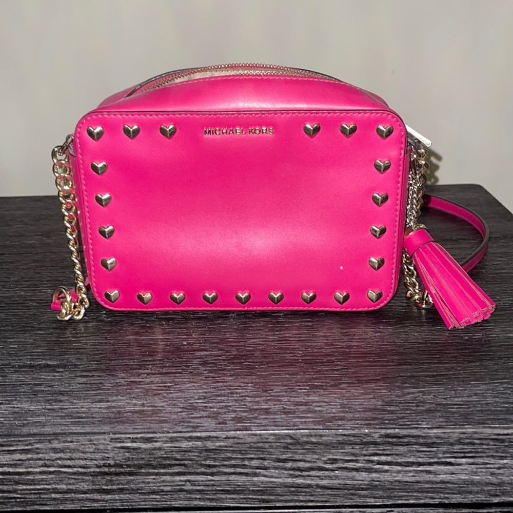Never worn Michael Kors camara purse in hot pink